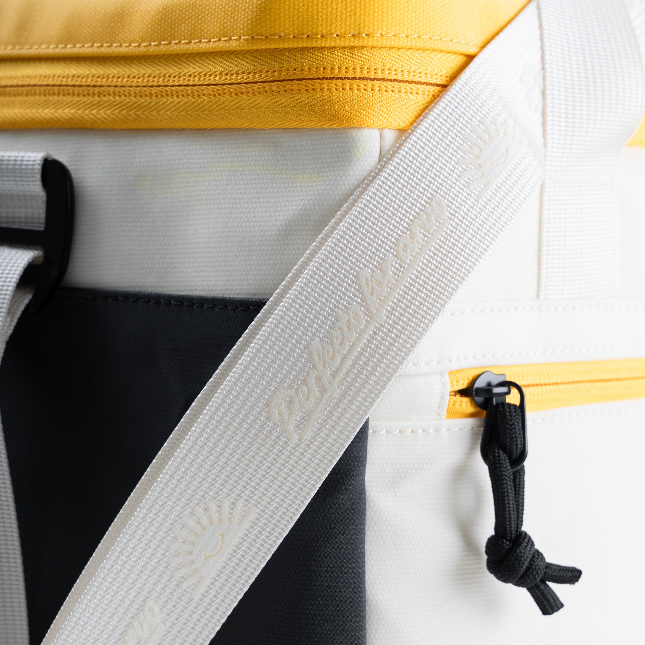 Premium Beer Duffle - Cerveza