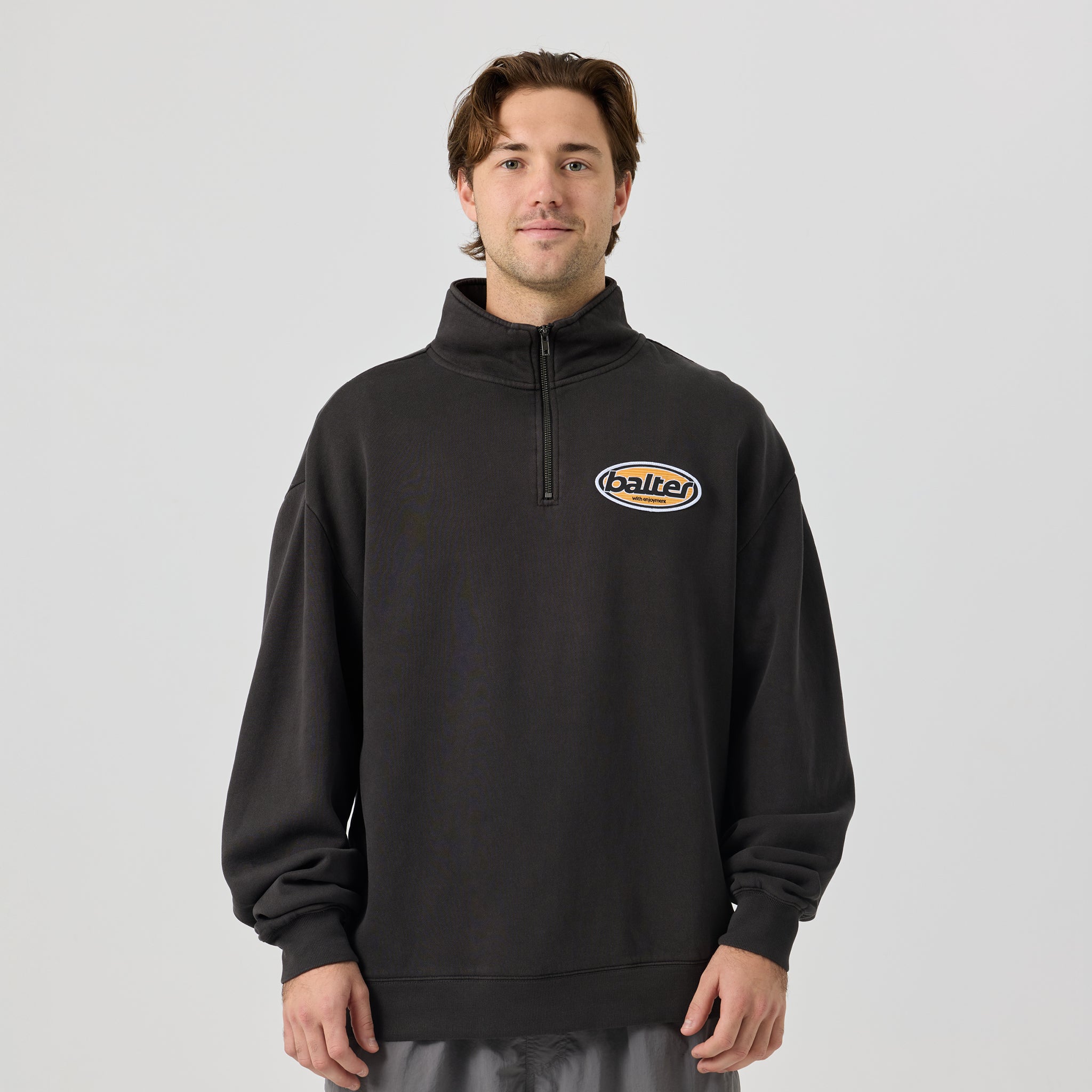 Now Pouring Half Zip Crew - Faded Black